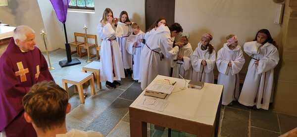 Für unsere Jüngsten ein ganz besonderer Sonntag / Pfarre Deutschfeistritz Für unsere Jüngsten ein ganz besonderer Sonntag